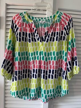 Crown & Ivy Size Medium Bright Multi-Color Patterned Women's Blouse - 3/4 Sleeve